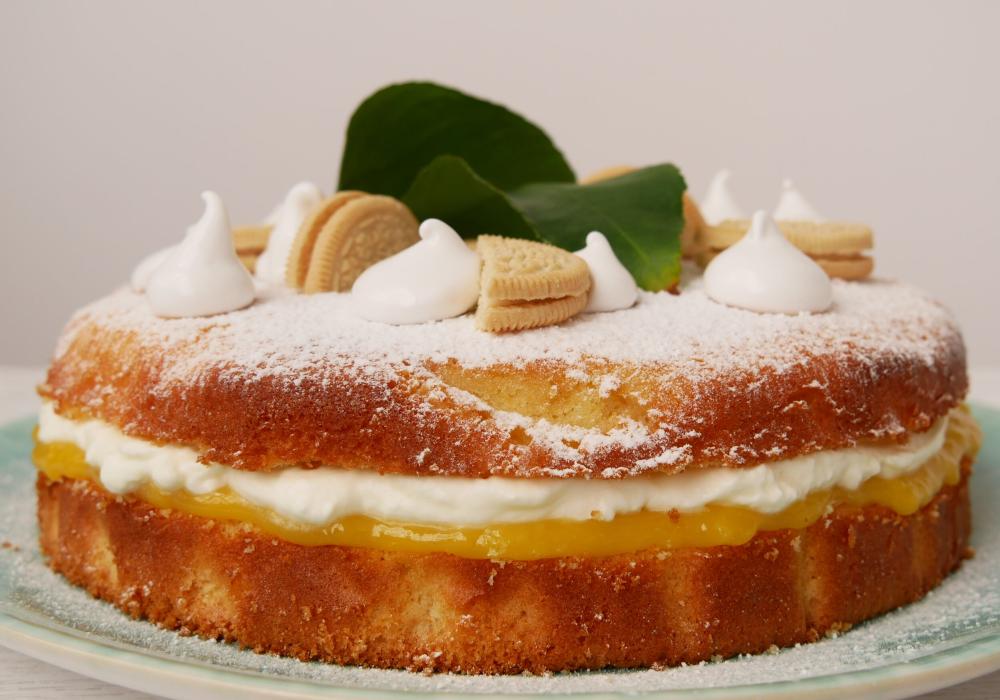 Bolo de limão com curd de limão